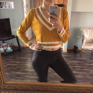 Varsity crop top/light sweater.